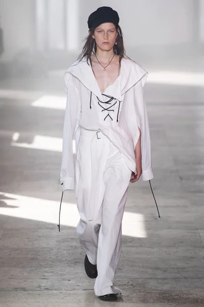 Look 45